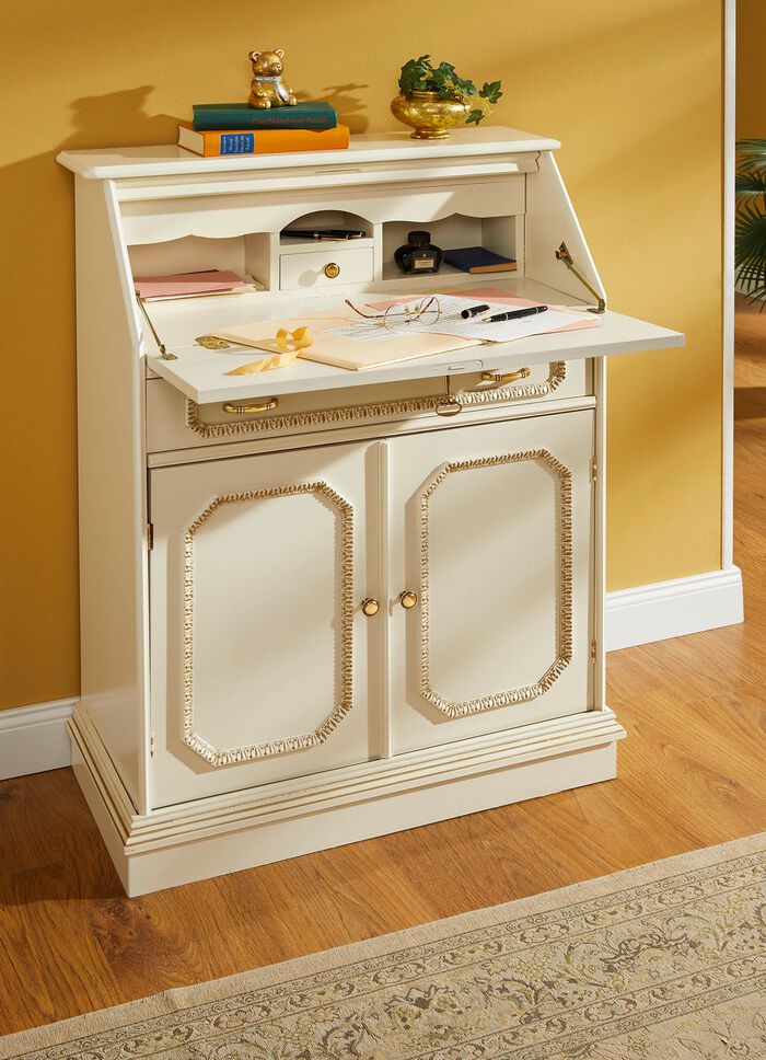 Hochwertige M&ouml;belserie mit Echtholzfurnier 