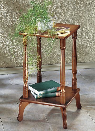 Beistelltisch mit Ablagen 