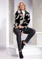 Jeans mit Ziern&auml;hten und Strasssteinen 