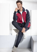 Freizeitanzug mit Seitentaschen 