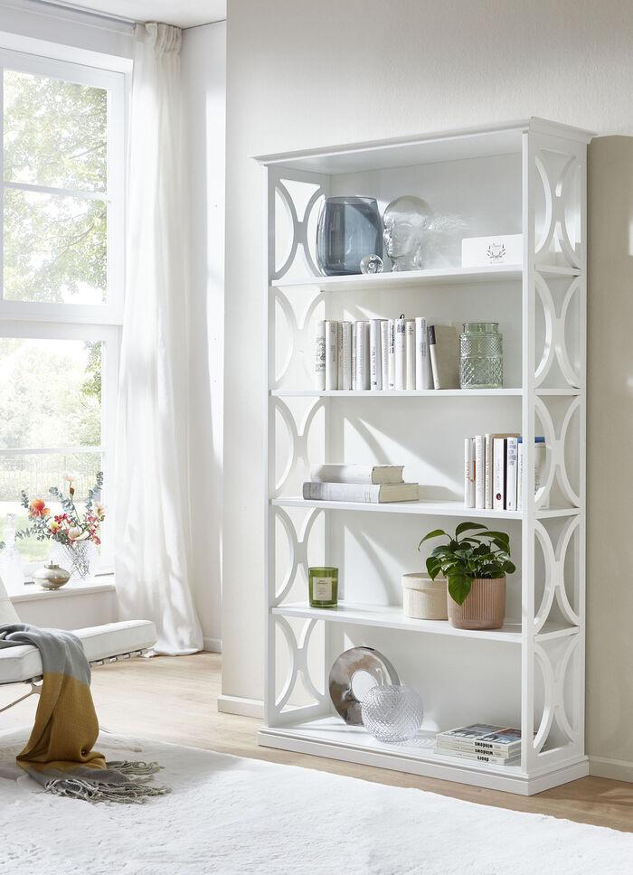 Regale mit italienischem Charme 