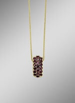 Vergoldeter Anhänger mit Granat 