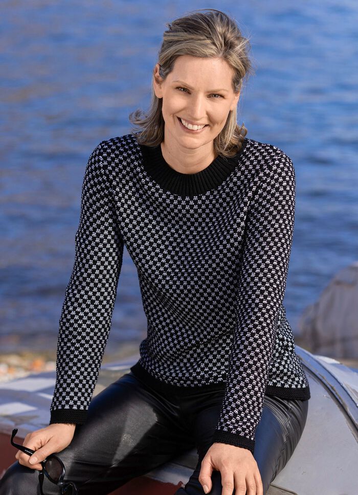 Pullover mit dekorativem Muster 