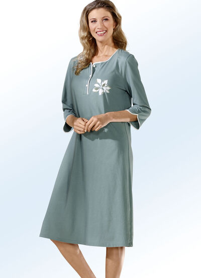 Zweierpack Nachthemden, uni und allover dessiniert mit Knopfleiste 