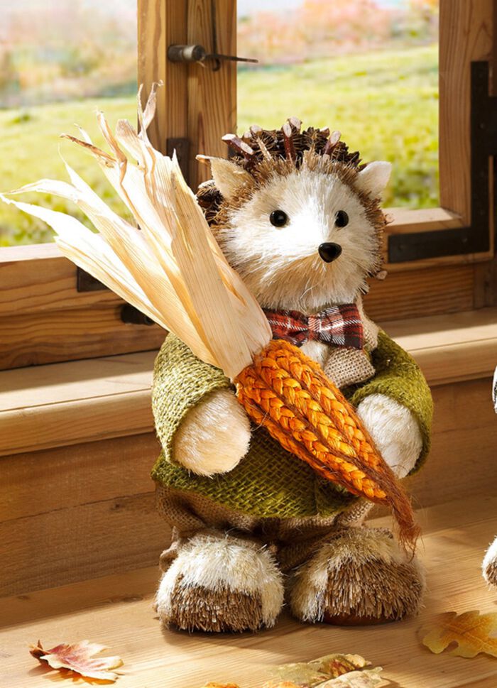 Igel aus Bast, Naturzapfen und Holz 