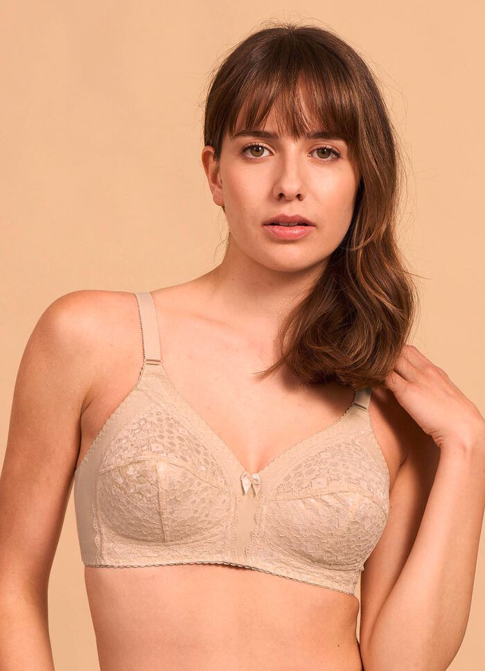 Format BH mit unterlegten Spitzencups 