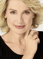 Diamantierte Herz-Ohrstecker 