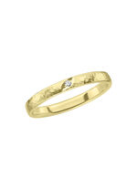 Trauring in gehämmertem Design 