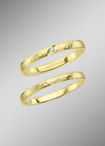 Trauring in gehämmertem Design 