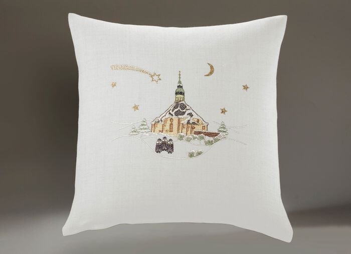 Tisch- und Raumdekoration mit echter Plauener Spitze CREME