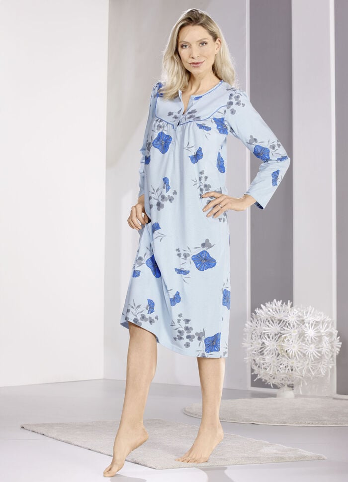 Nachthemd, wadenlang mit Knopfleiste  