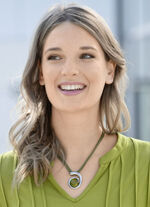 Textilkette mit Glas-Anhänger  