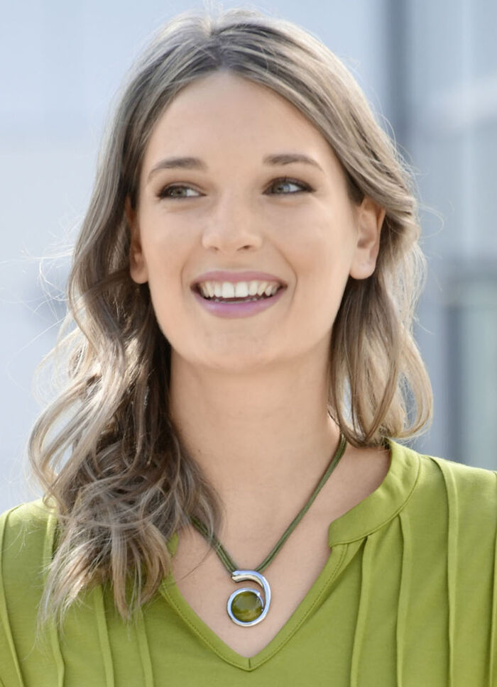 Textilkette mit Glas-Anhänger  