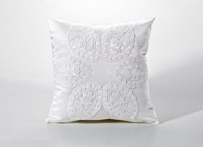 Tischdecke aus echter Plauener Spitze 