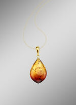 Anhänger mit echtem Bernstein 