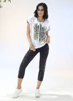 Allover gemustertes Shirt mit Kontrastdruck 