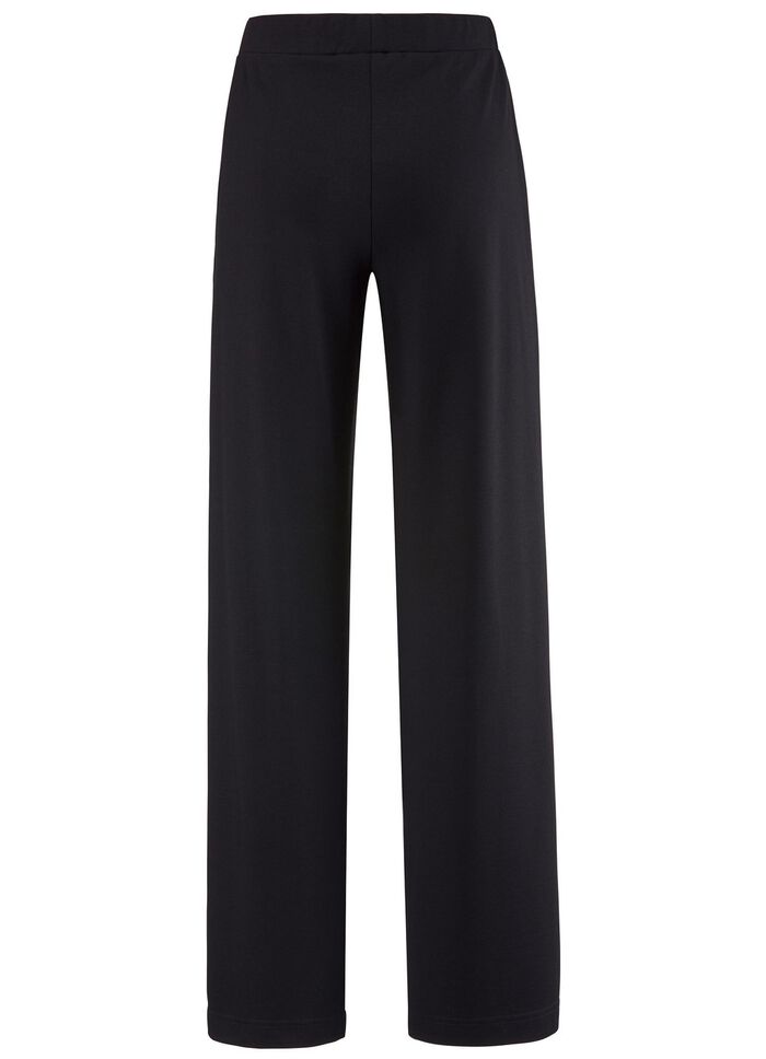 Hose in modischer Weite 