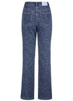 Jeans in aktueller Leo-Dessinierung 