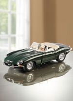 Jaguar E-Type Cabrio (1961) von Bburago GR&Uuml;N
