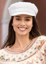 Elegante Damen-Ballonm&uuml;tze, mit r&uuml;ckw&auml;rtigem Elastikeinsatz WEISS