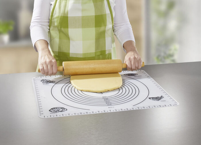 Küchenmaschine im Vintage-Design inkl. Silikon-Backmatte CREME