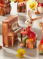 Hasenmusiker aus Feinsteingut 