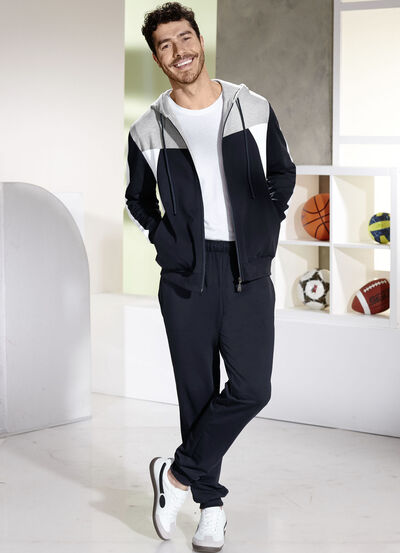 Freizeitanzug von „Athlet“ 