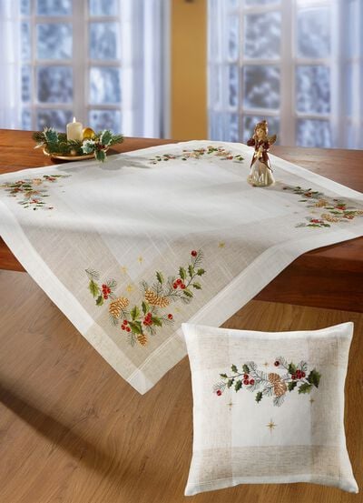 Aufwendig bestickte Tischdecke oder Kissenbezug 