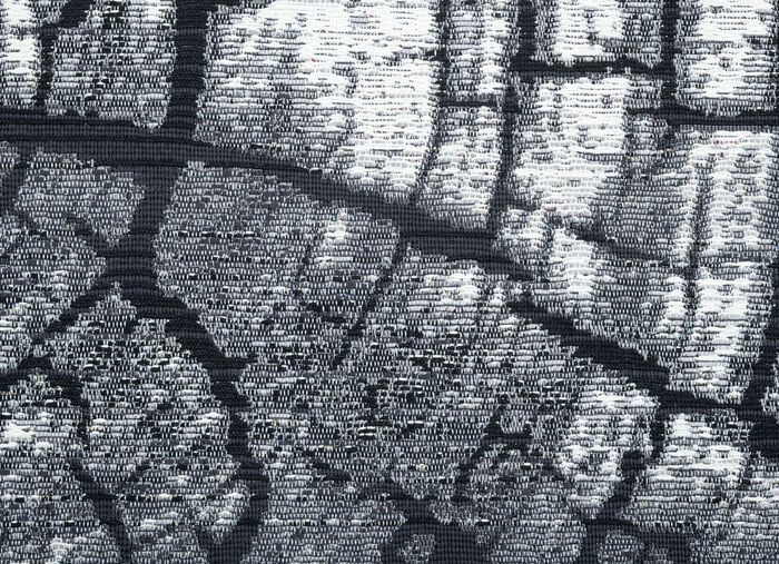 Teppich im naturnahen Baumstamm-Design GRAU