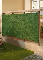 Praktischer Sichtschutz aus stabilem Kunststoffgeflecht 