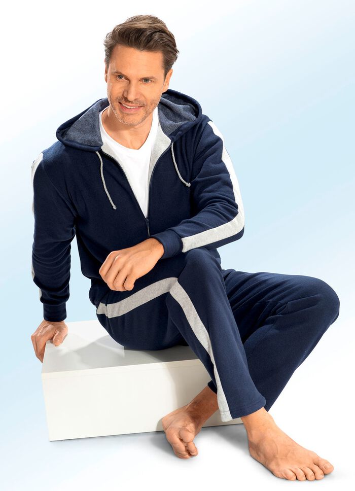 Hausanzug mit kontrastfarbenem Einsatz 