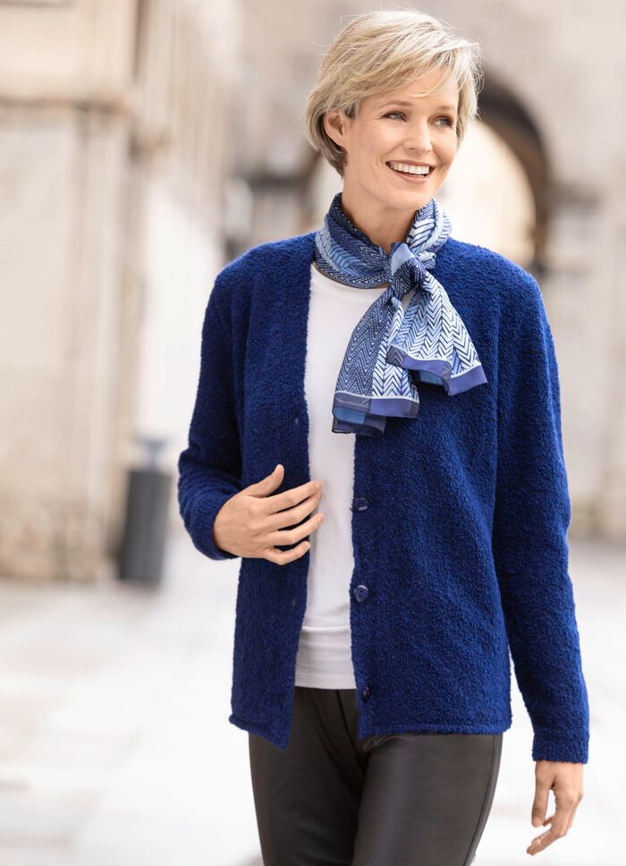 Strickjacke in flauschiger Boucléqualität 