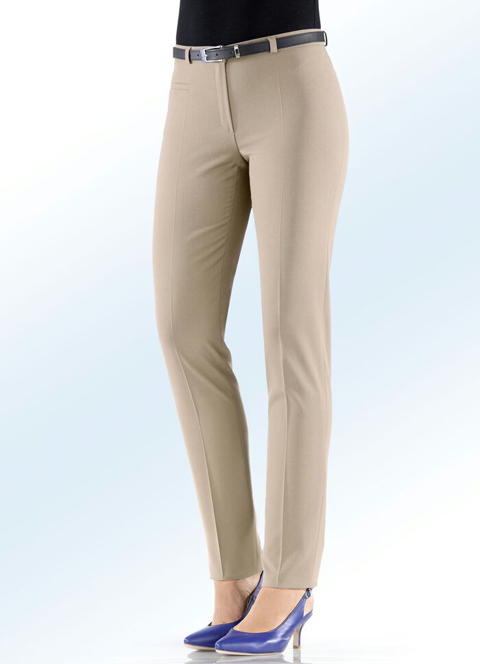 Hose mit schmaler Fußweite BEIGE