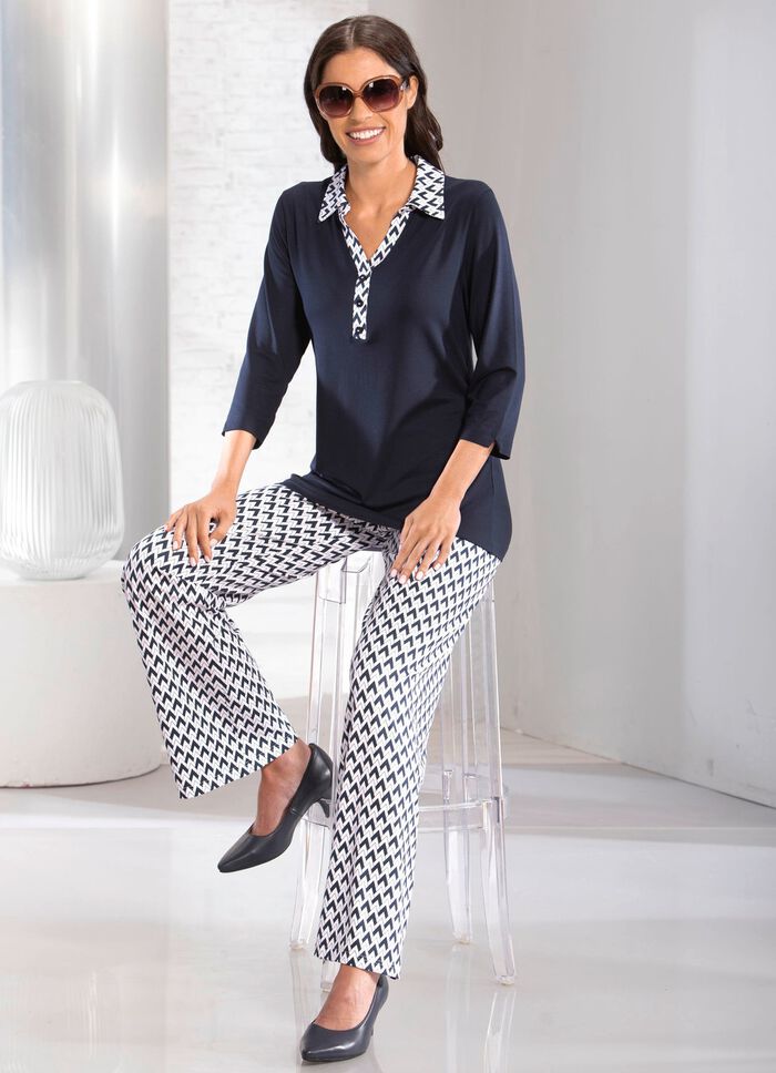 Hose mit ausdrucksstarker Dessinierung 