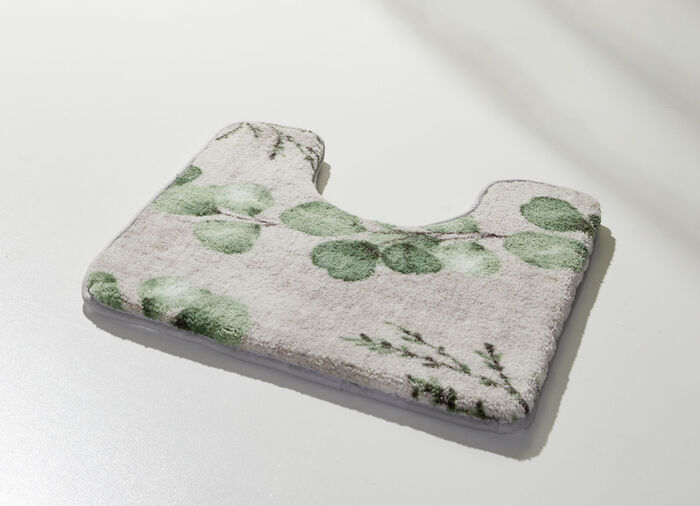 Naturnahe Badgarnitur mit Eukalyptus-Blätter-Motiv 