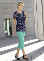 Shirt mit unterlegtem Spitzenbesatz 