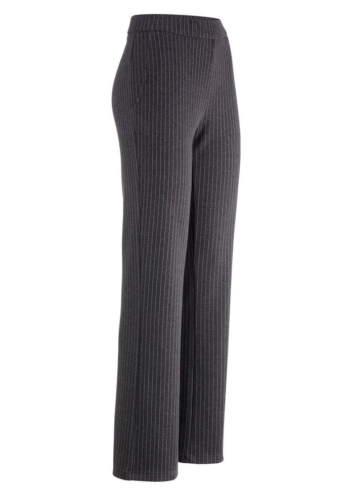 Nadelstreifenhose in modischer Weite 