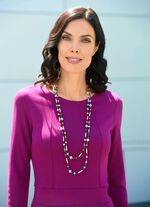 Kleid mit aufspringenden Kellerfalten BEERE