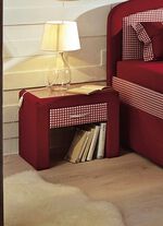 Nachttisch mit Glasplatte 