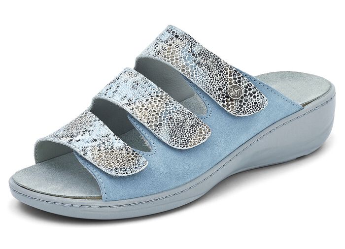 Mubb Pantolette aus gepr&auml;gtem Leder HELLBLAU
