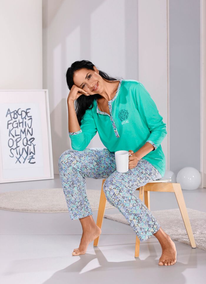 Schlafanzug aus nachhaltigem Baumwollanbau 