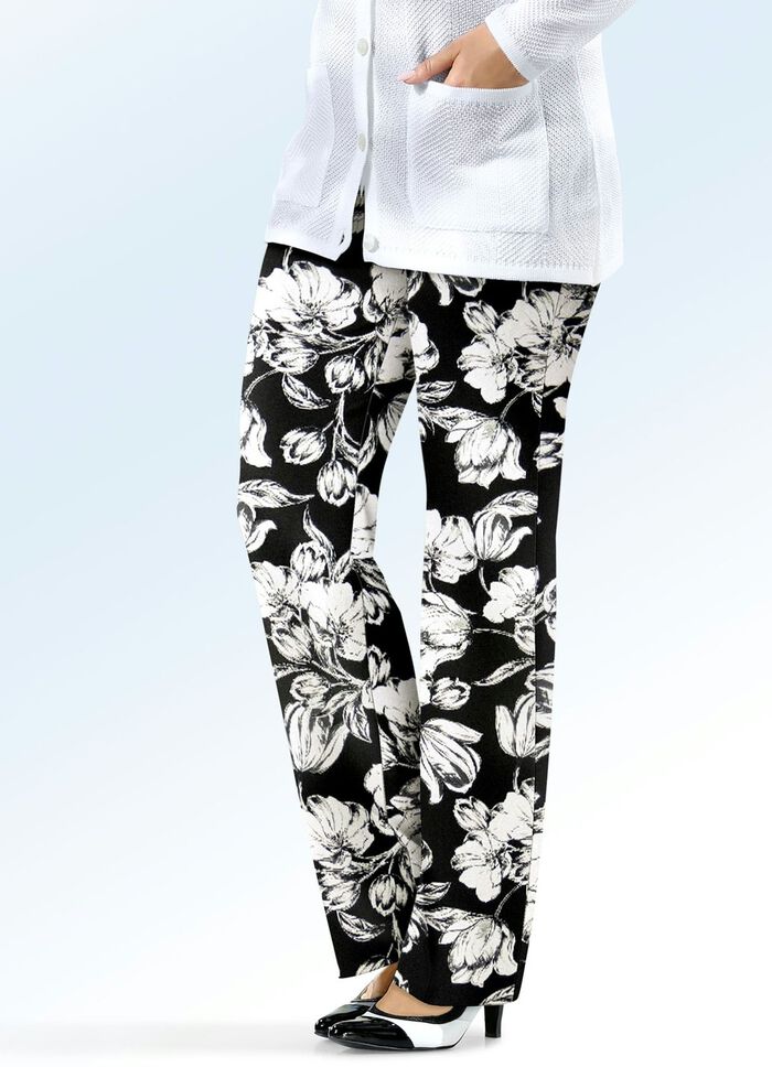 Hose in modischer Weite 