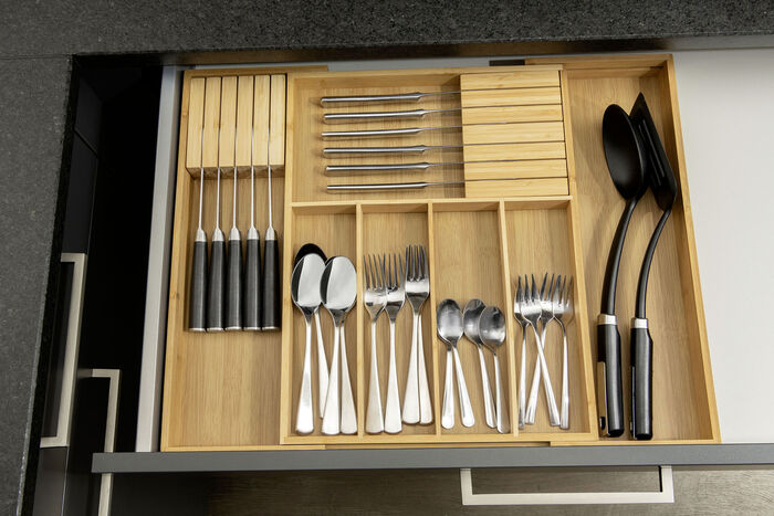 Ausziehbarer Besteckkasten aus Bambus 