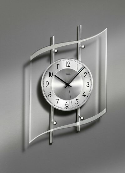 Wanduhr mit Funkuhrwerk 