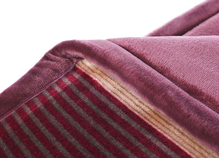 Wende-Wohnaccessoires in kuschelig weicher Qualität BEERE