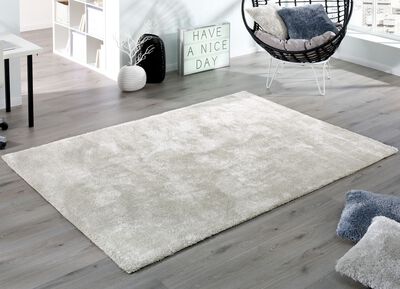 Hochflor-Teppiche und Kissen mit Baumwoll-R&uuml;ckseite 