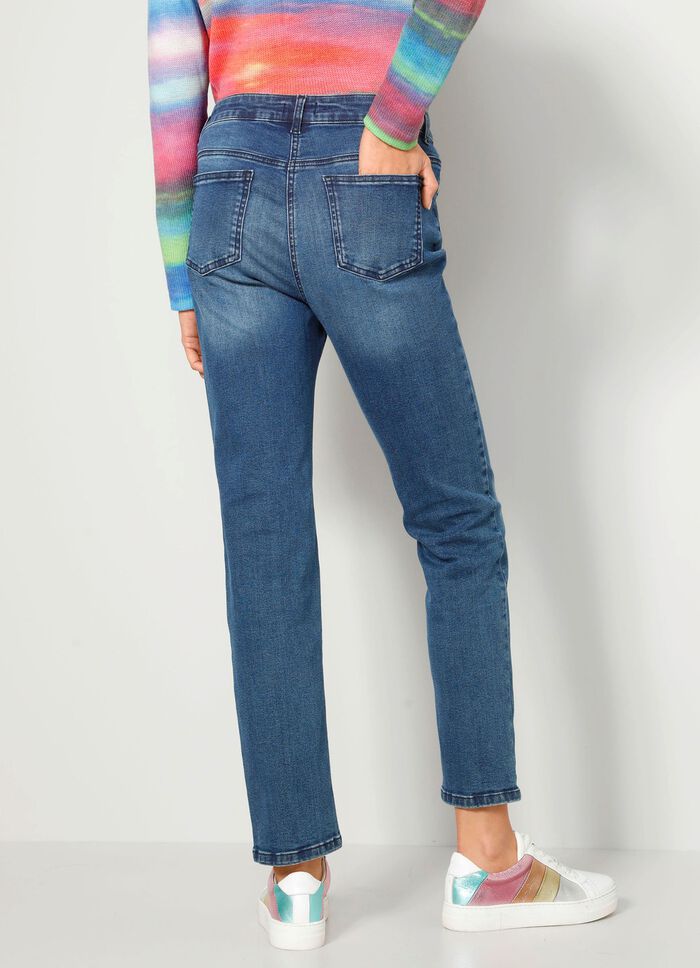Jeans mit floraler Stickerei 