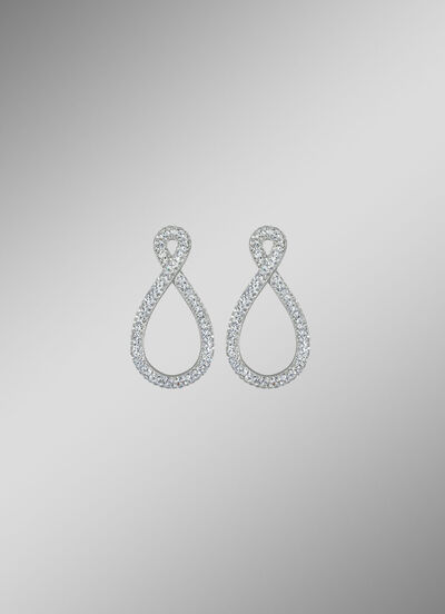 Funkelnde Eleganz: Ohrstecker mit Kristallen 