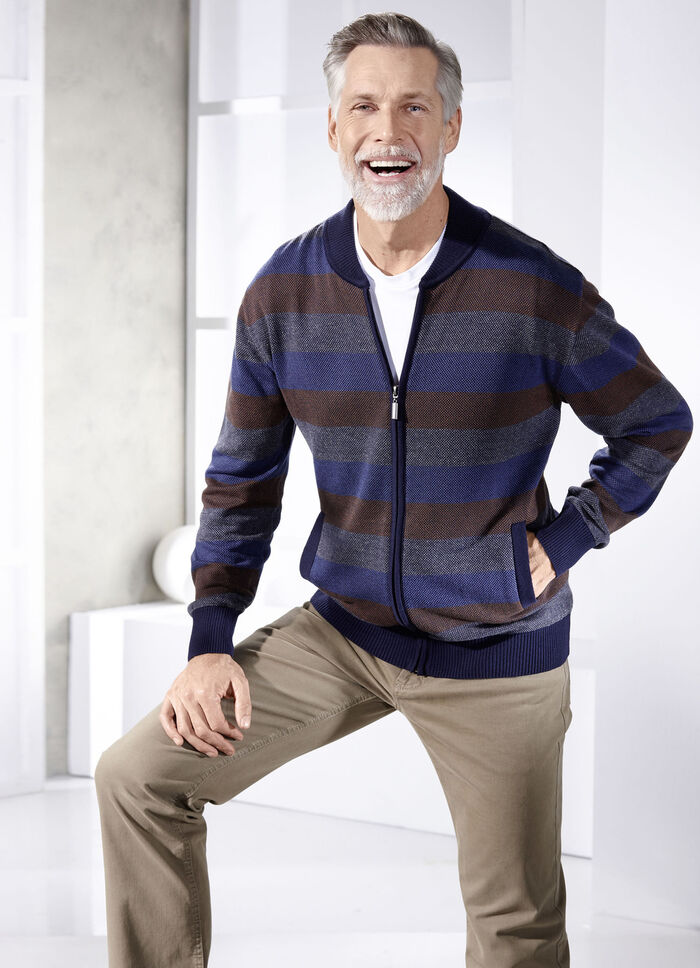 Jacke mit durchgehendem Rei&szlig;verschluss 