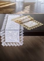 Tisch- und Raumdekoration mit Macram&eacute;-Spitzenbord&uuml;re 